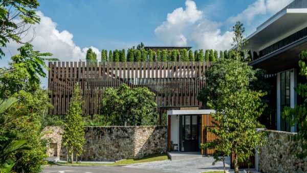 Menyatu dengan Alam_ Rumah Kontemporer Tropis